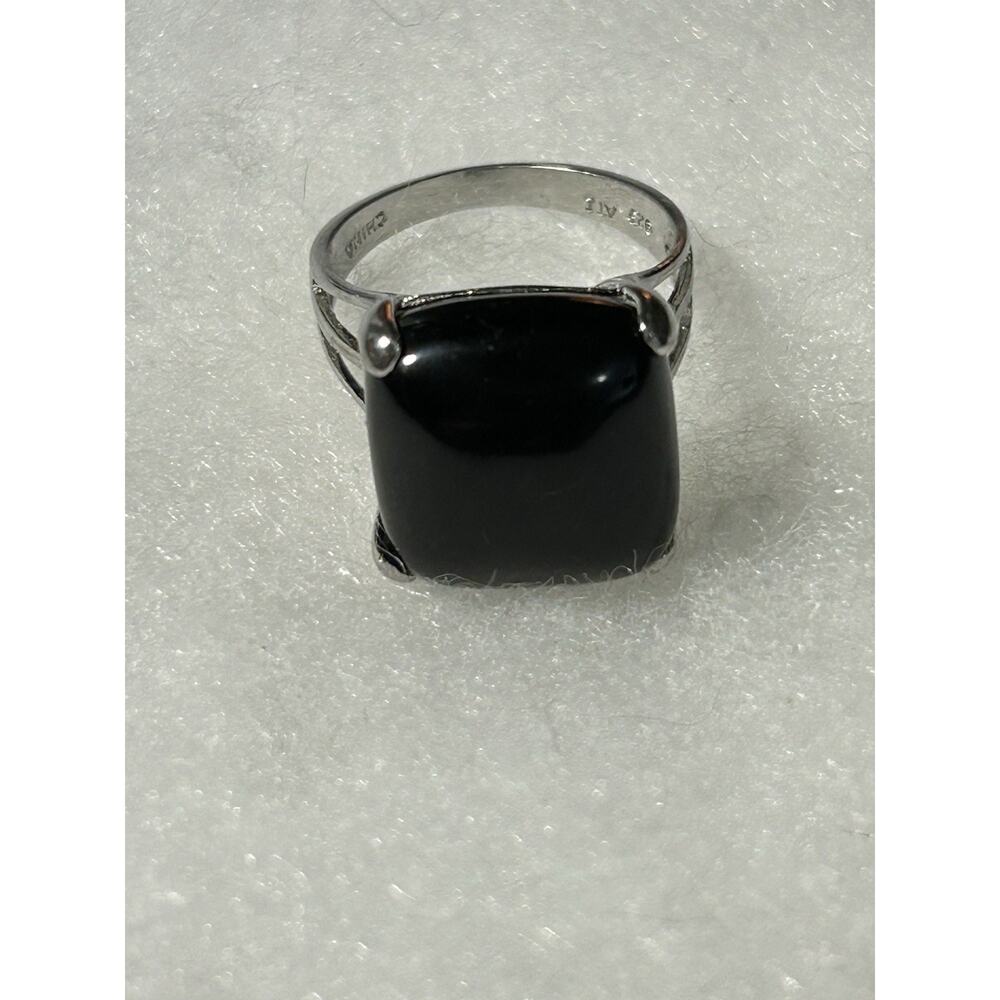 Lovely Sterling Black Onyx Ring. Marked 925, ATI, China. Size 7.5